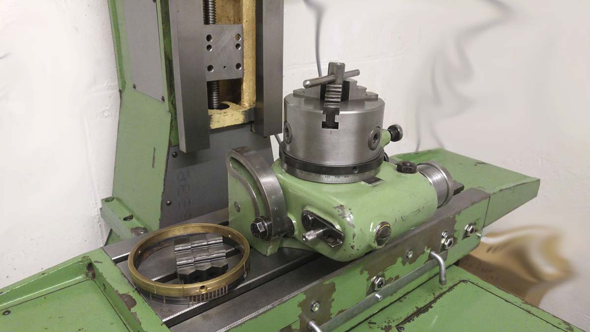 Фото настільного фрезерного верстата МС-51 Фото настільного фрезерного верстата МС-51